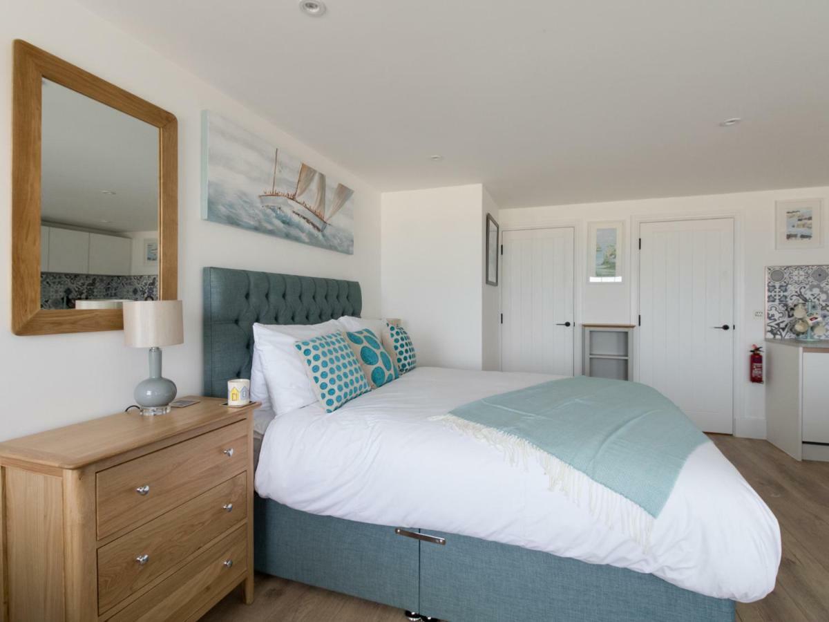 6 The Beaches * Weymouth
